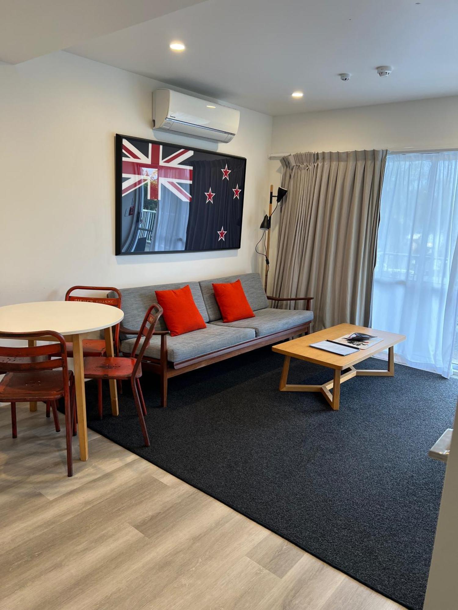 Russell Apartment - Unit 1 Luaran gambar